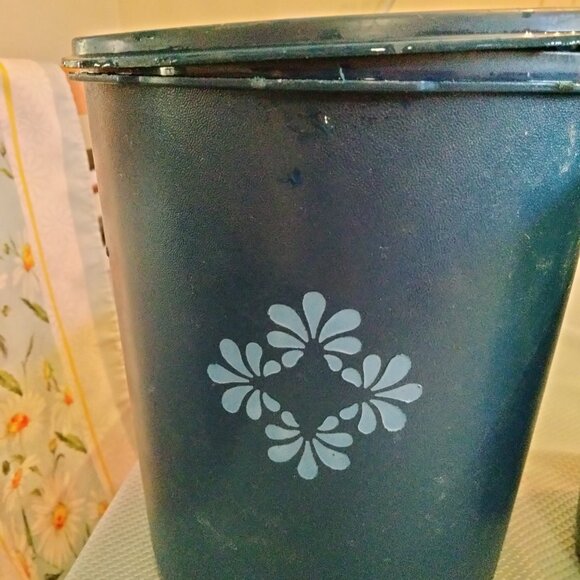 Vintage Tupperware Servalier Navy Dark Blue - (3) Canisters - Picture 3 of 4